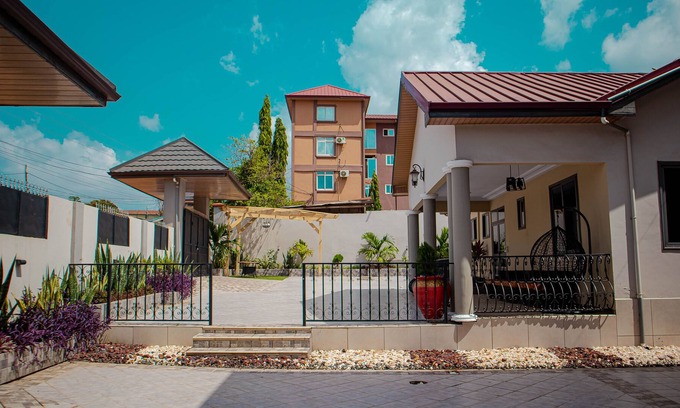 Accra House | One of a kind 3 bedroom home with a 20% discount on all bookings