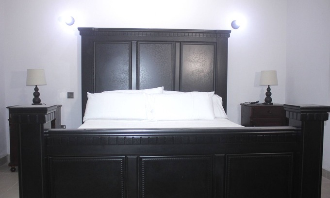 Nungua House | Perfect Vacation Home with hot tub, 24/7 security, WiFi, Swimming Pool, etc.