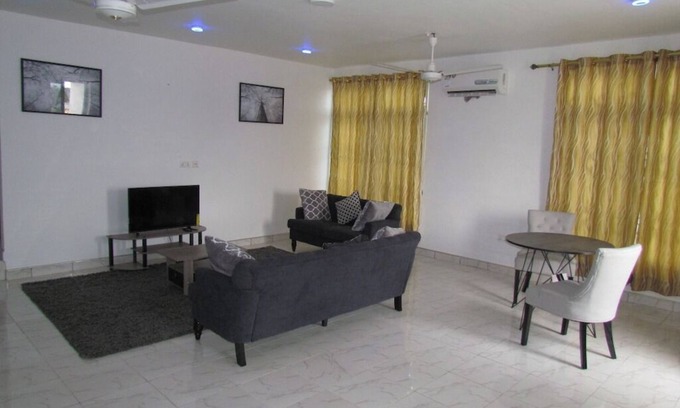 Taifa Apartment | Queen-sized 2 bedroom Apt near Accra @ Victoria Grand apartments