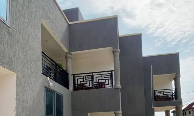 West Ridge House | Sankofa 2-3 bedroom private suite in a house at East Legon- Ogbojo -
