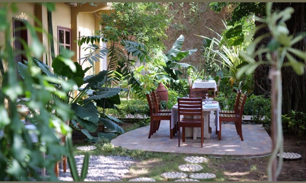 Lome Hotel | Hotel Otsunami