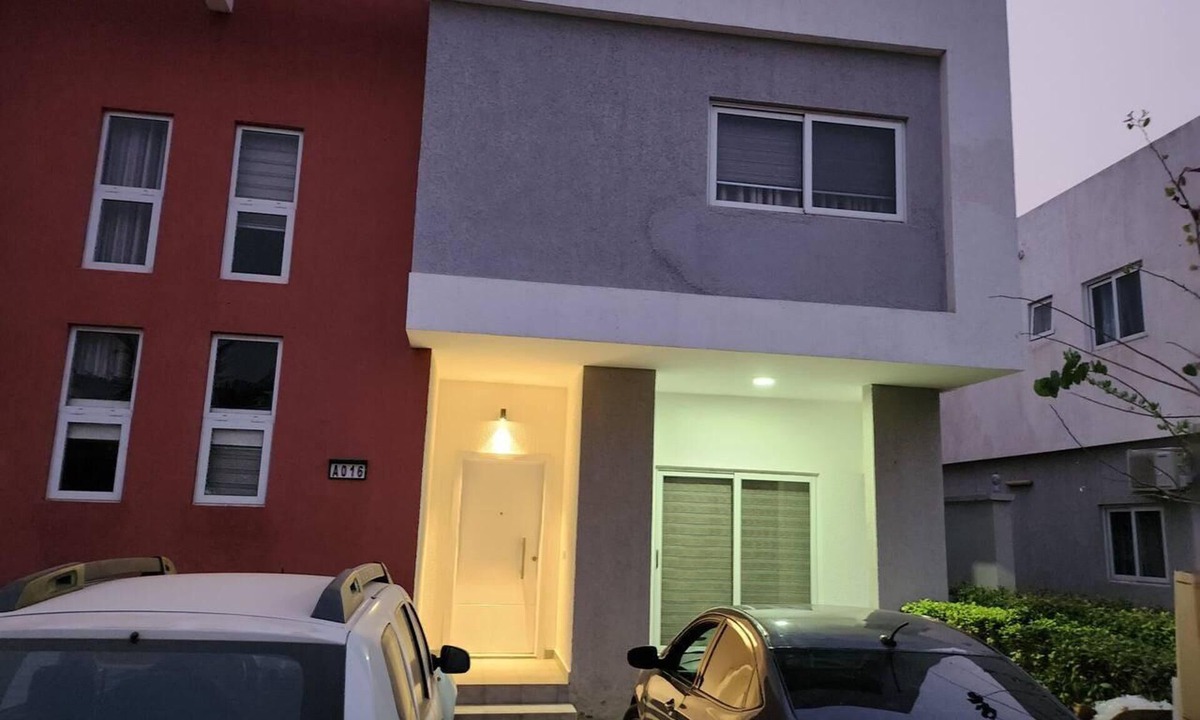 Tema House | Spacious Luxury 3bed Hse in Tema - Netflix, Wi-fi