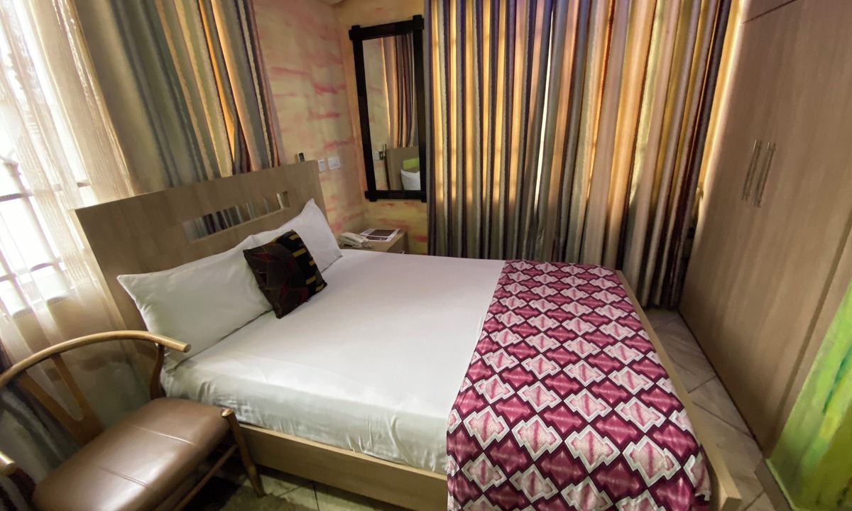 Koforidua Bed & Breakfast | Bays Villa