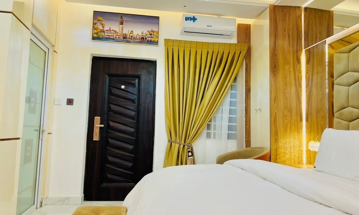Bamahu Hotel | Kamara Lakeview Hotel