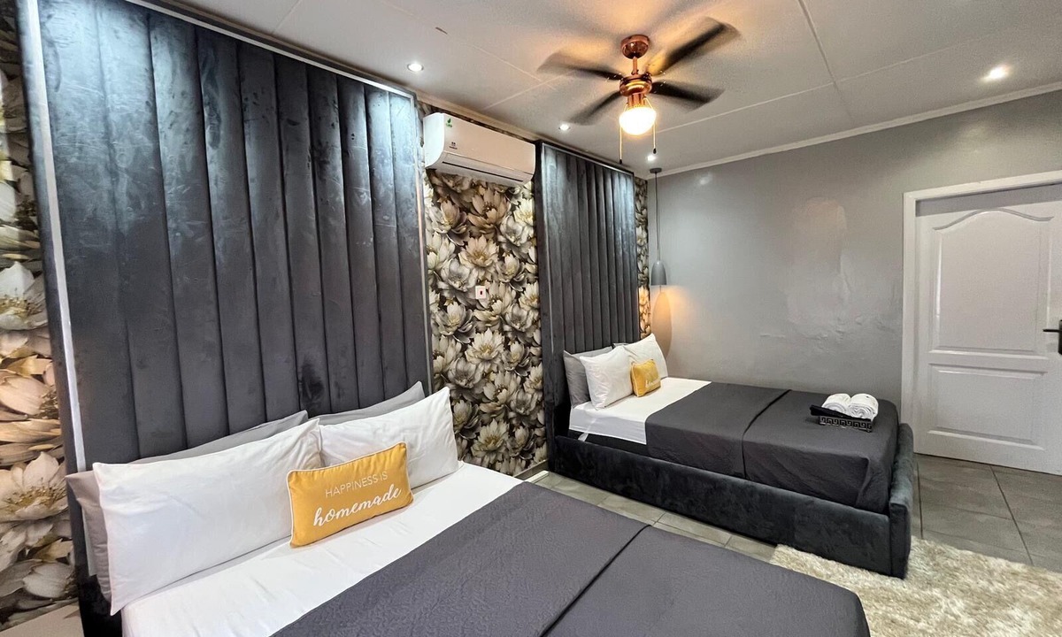 Adenta House | Luxurious Villa With Private Pool, Hot Tub and Bar