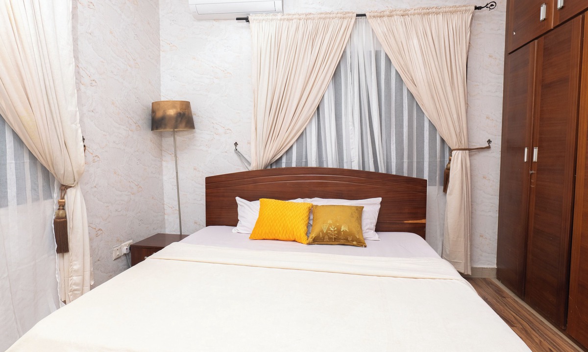 Kweiman Apartment | Private Room in Home, Accra, Oyarifa, WiFi, Generator, Shared Full Kitchen