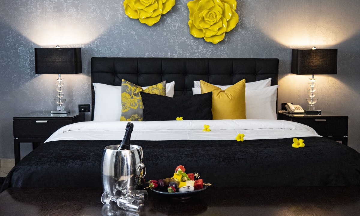 Teshie Hotel | Oak Plaza Hotels - East Airport