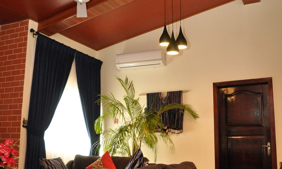 Fiefiemu House | Santa Monica Home Lodge