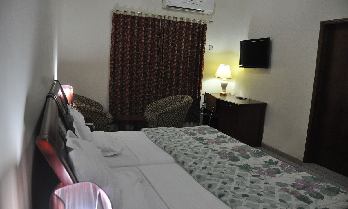 Accra Hotel | Oscarpak Royal Hotel