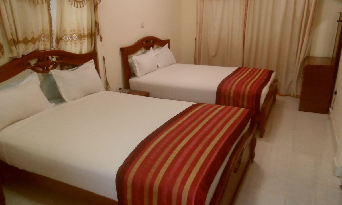 Kokrobite Hotel | De Holiday Beach Hotel