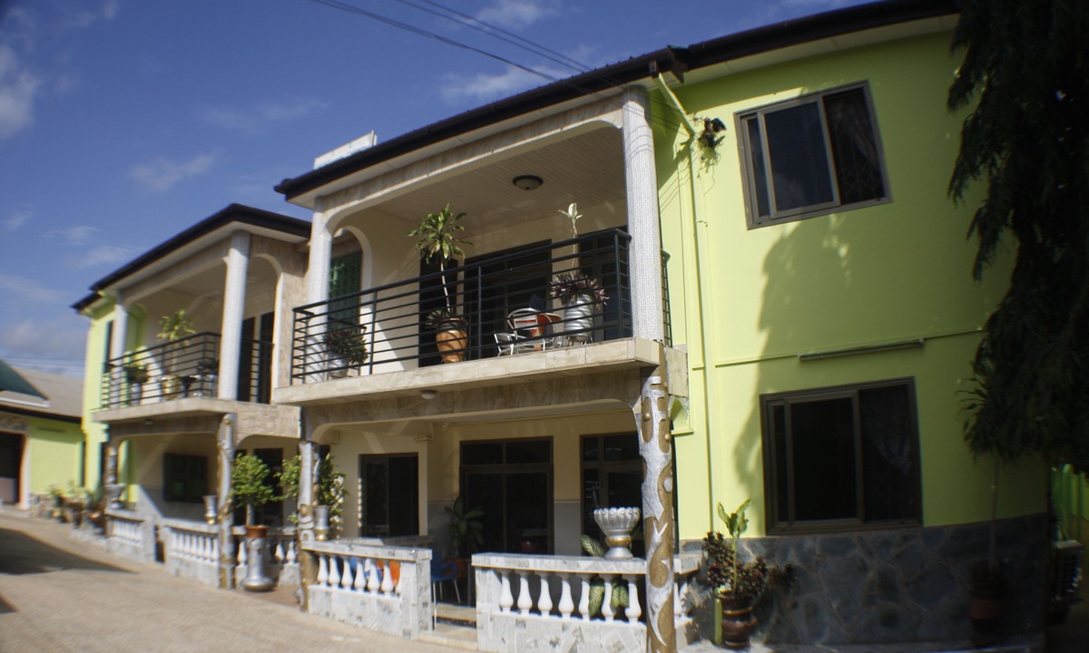 Kwabenyan Hotel | Dokua Royal Hotel