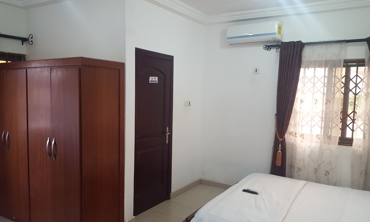 Adentan House | Restall Guest Lodge