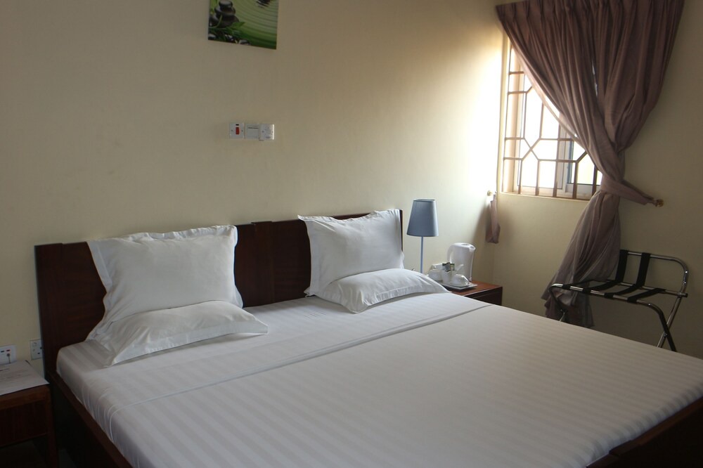 Prampram Hotel | Lotbill Hotel