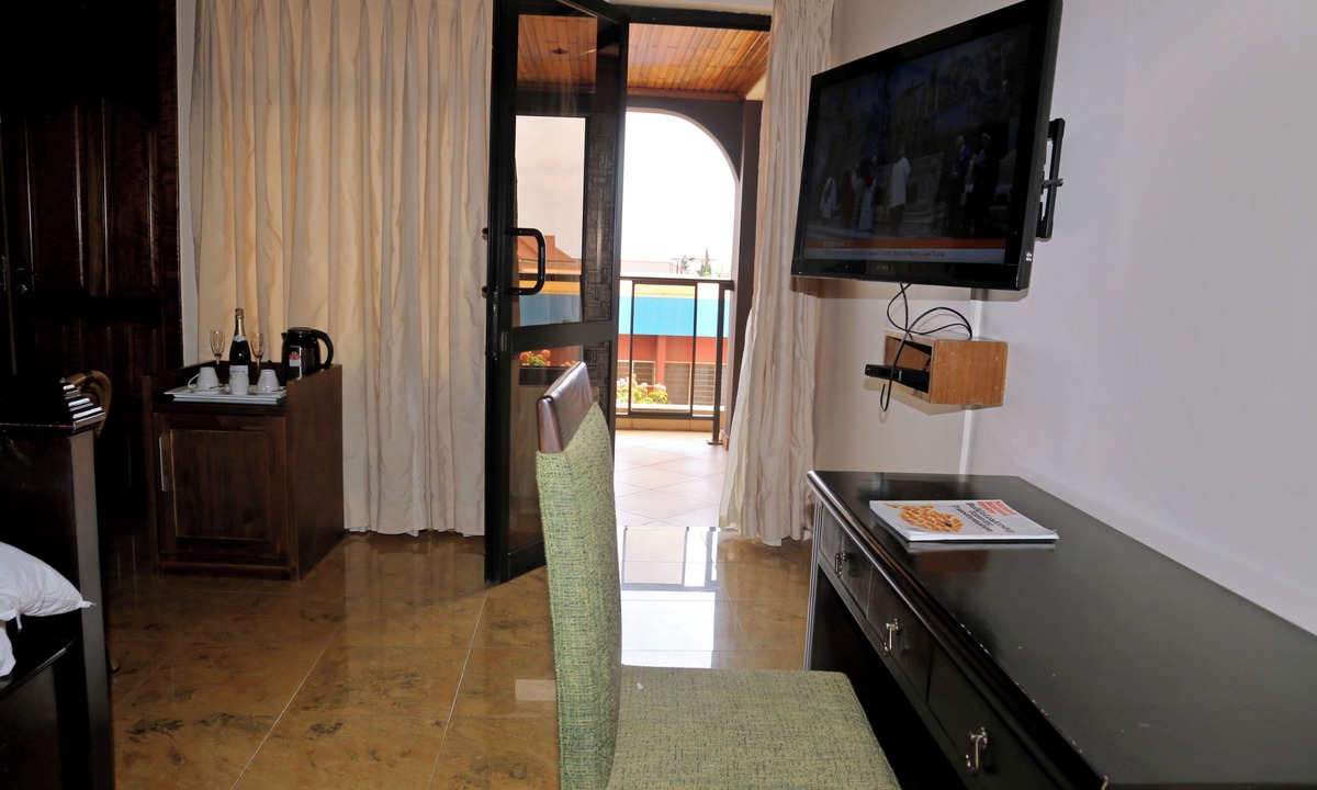Kumasi Hotel | Village Courtyard Hotel