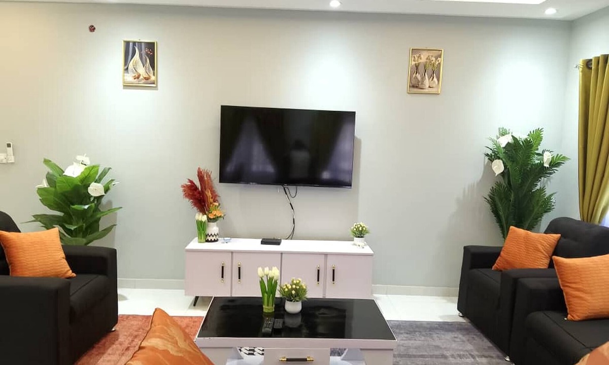 Adentan Apartment | Spacious 3BR Apartment in Adentan With City Views