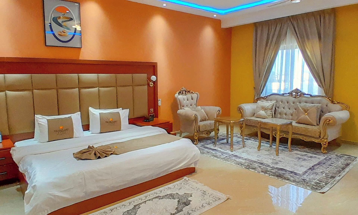 Ada Hotel | Heartland Hotel