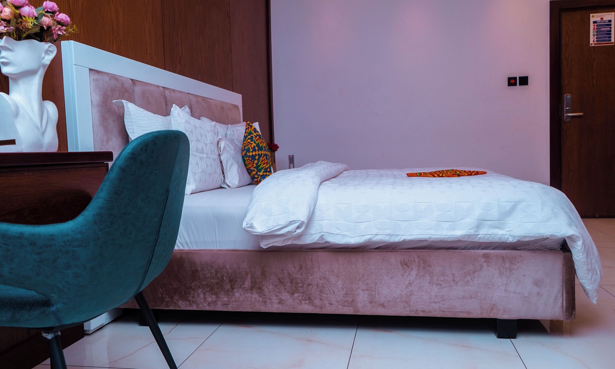 East Legon Hotel | Tchetche Hotel & Restaurant