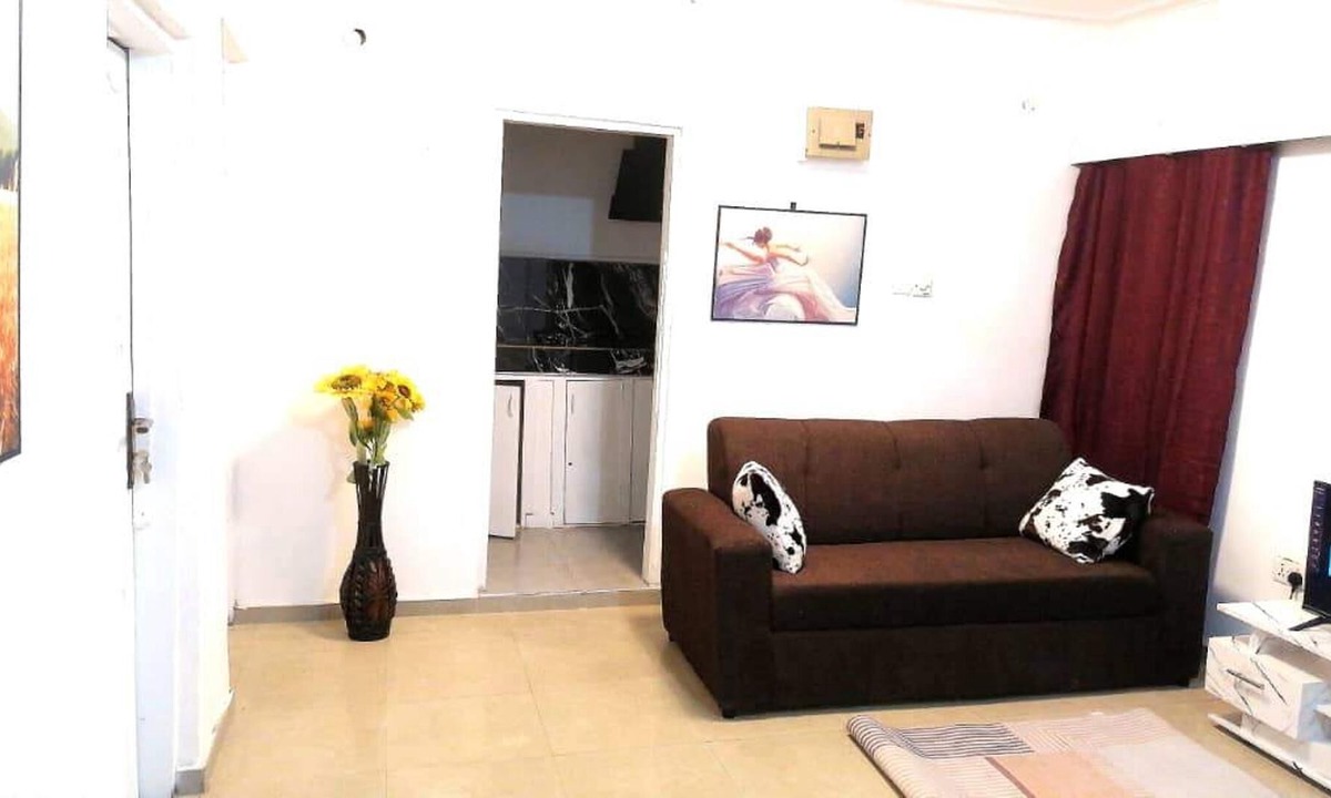 Accra House | 1 Bed House Private Compound With Off Road Parking