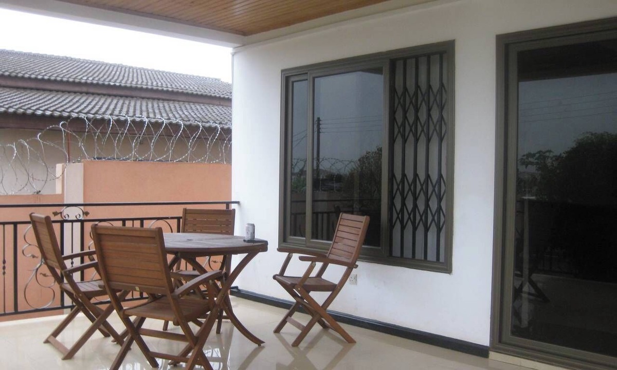 Adenta House | Room-ghouse Room C Ideal For Friends fam