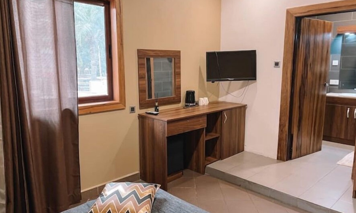 North Ridge House | Budget-friendly Hotel in the heart of the city!