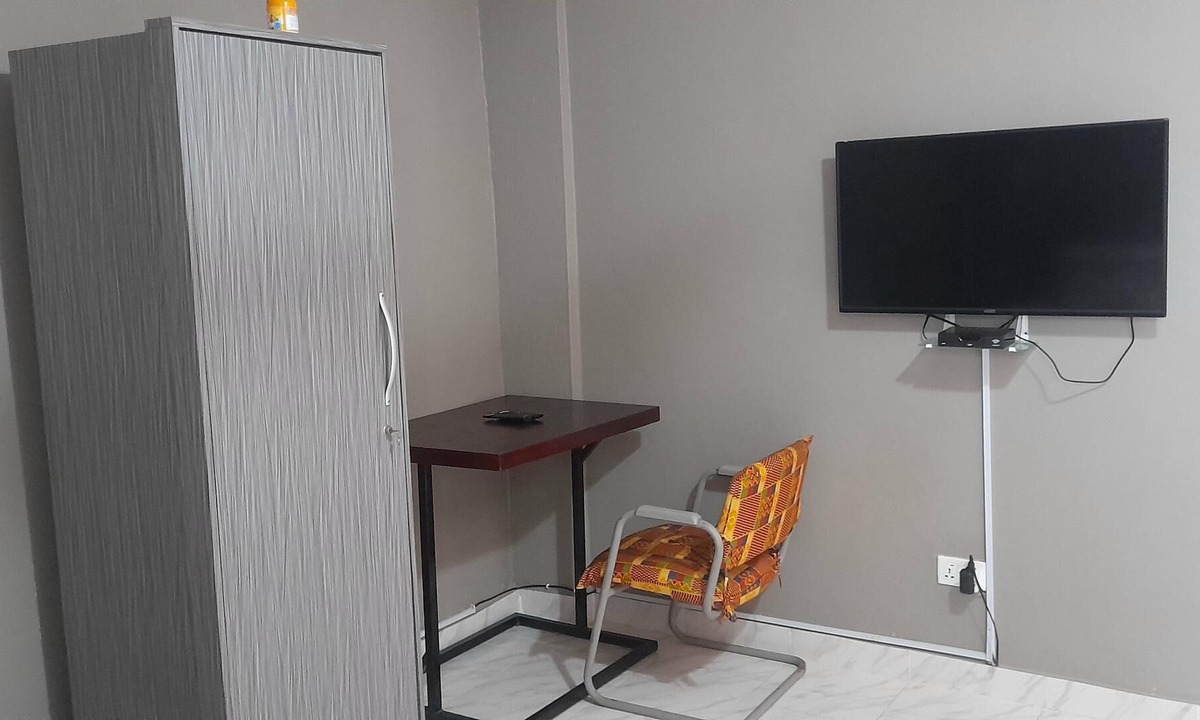 Kasoa Apartment | 1 Bed Sleeps 2 Apartment - Free Parking - Tv