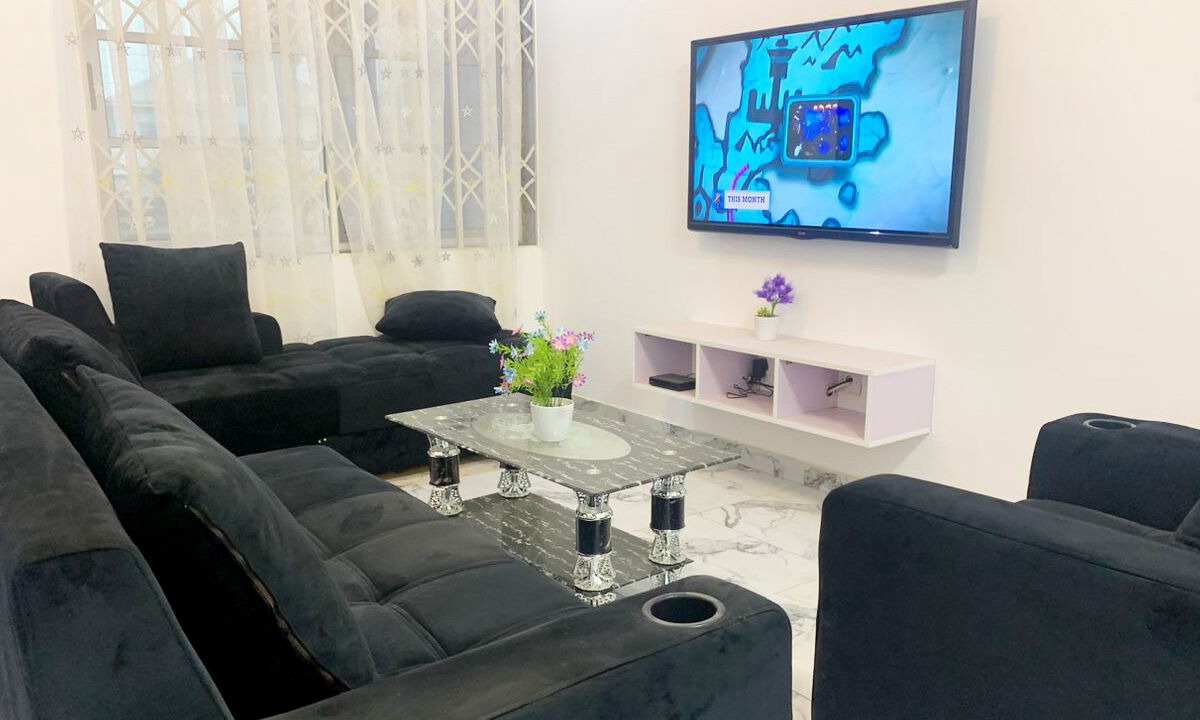 Nsawam Apartment | Tropical Oasis in Accra - 2 Bedroom Apartment