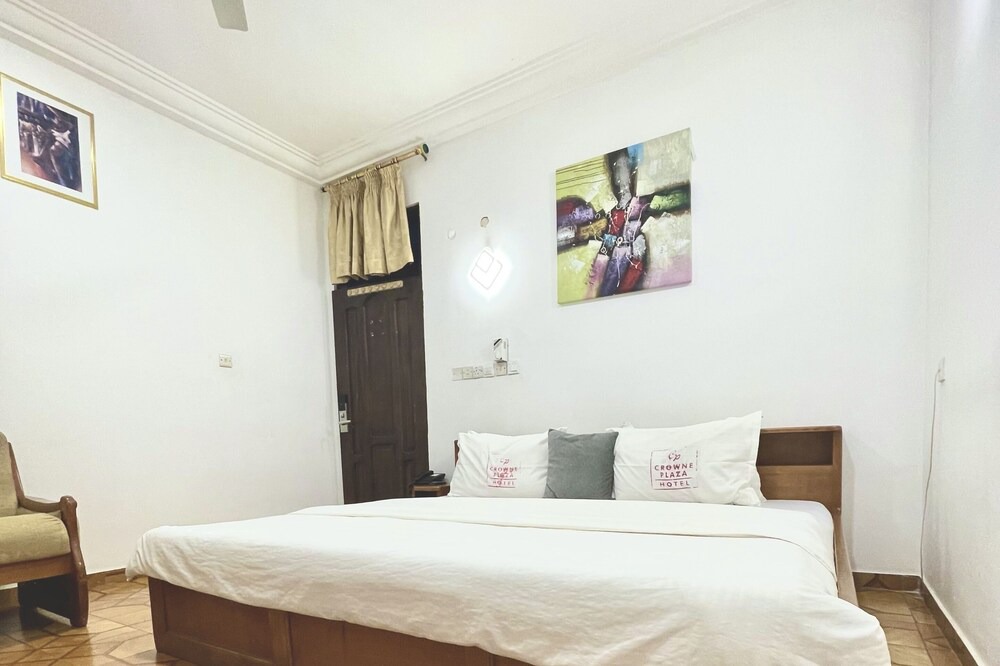 Sakumono Hotel | Crown Premier Hotel
