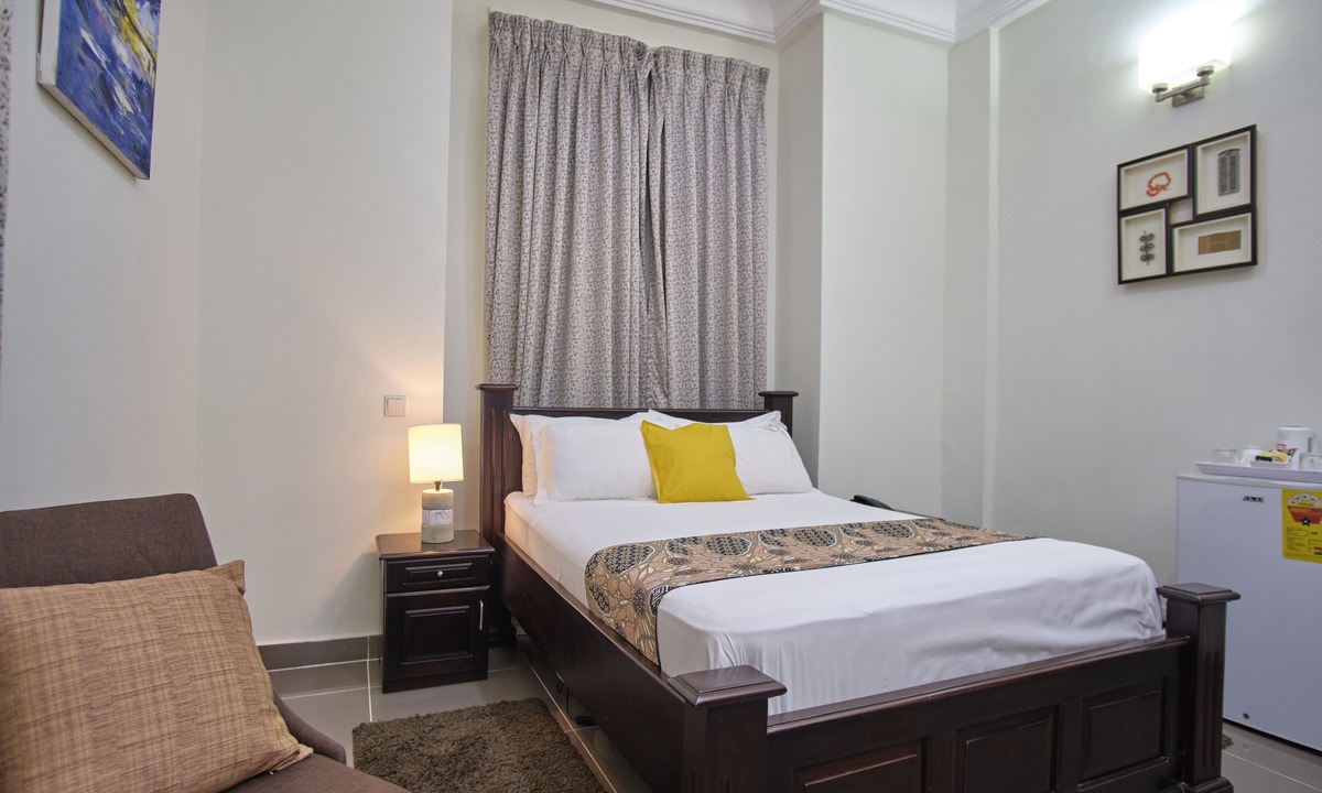 Accra Hotel | The Highbridge Guest Lodge