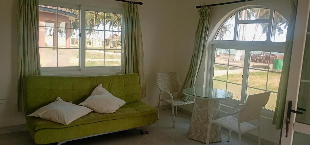Apam Ski Chalet | Solent Villas Resort