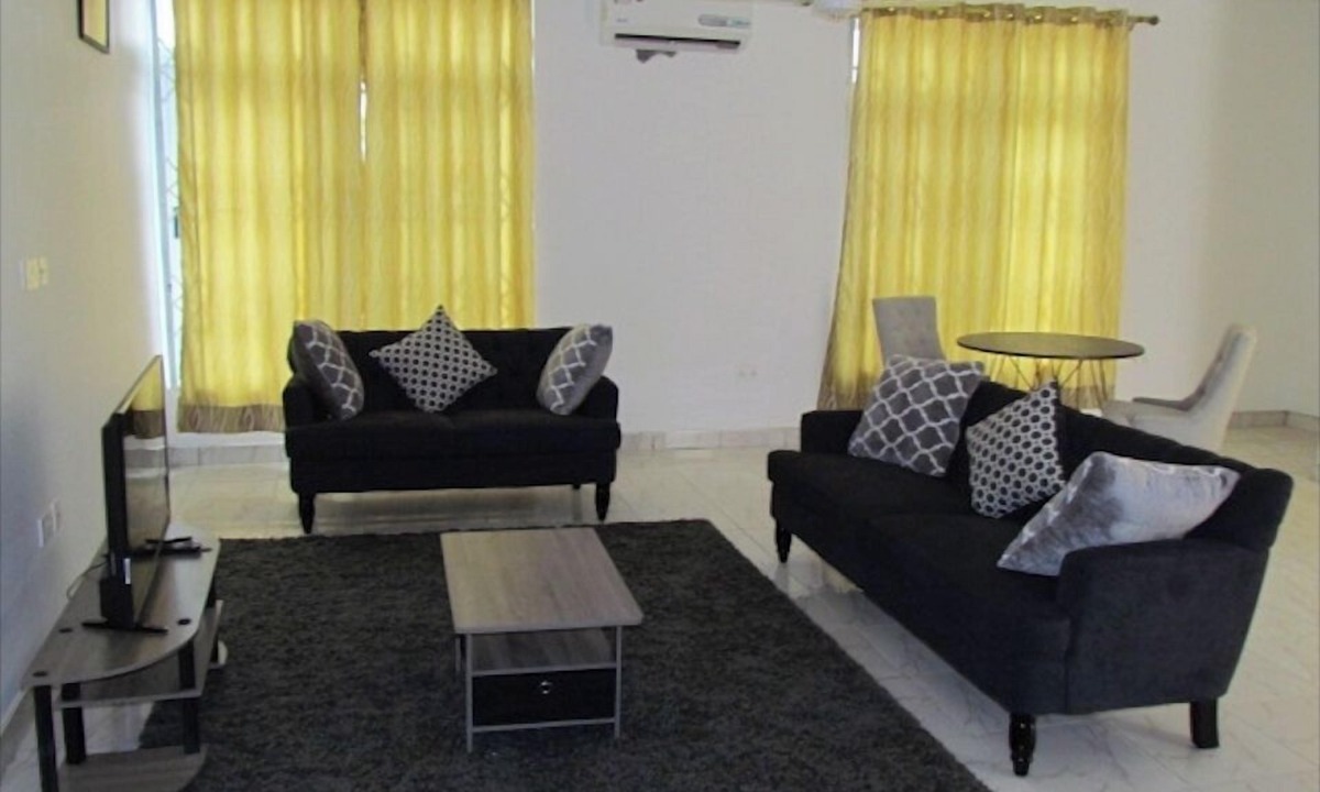 Taifa Apartment | Queen-sized 2 bedroom Apt near Accra @ Victoria Grand apartments