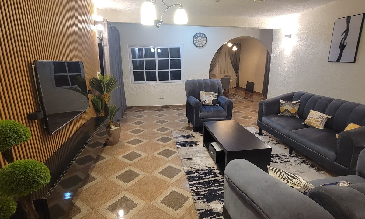 Kumasi House | Cozy 2BR house near Knust. The Willows
