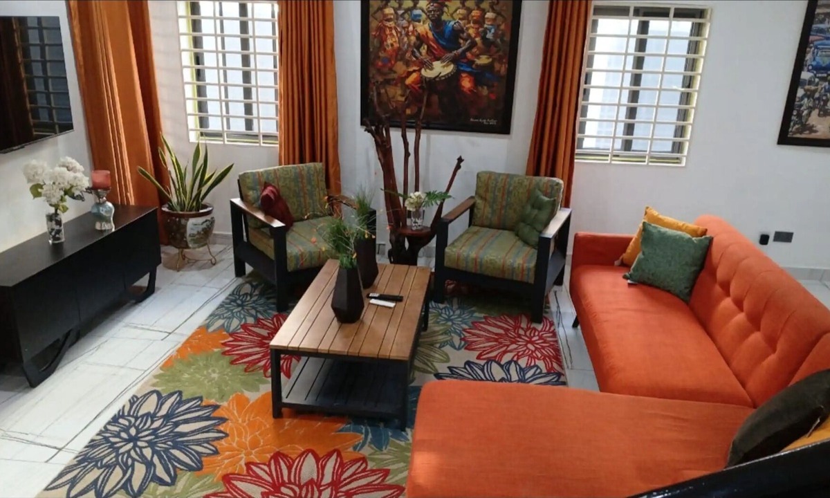 Tesano House | Modern 3 Bedroom En Suite Near Beach