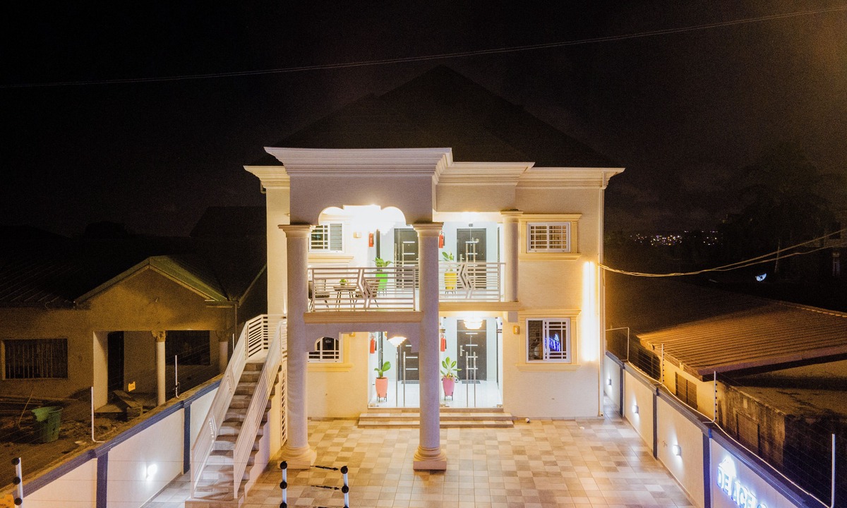 Accra Apartment | De Ace Court
