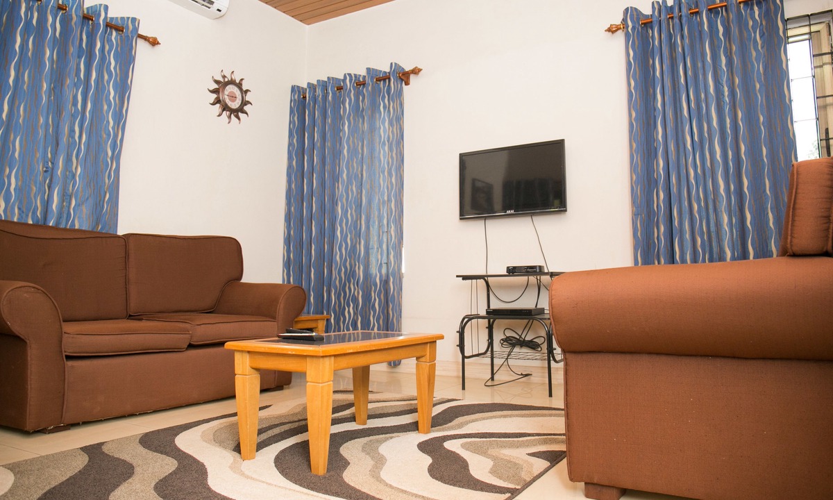 North Legon Cottage | Traveller's Palm Court