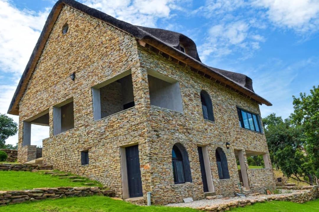 Togo Cabin | Lumen Valley Ressourcement