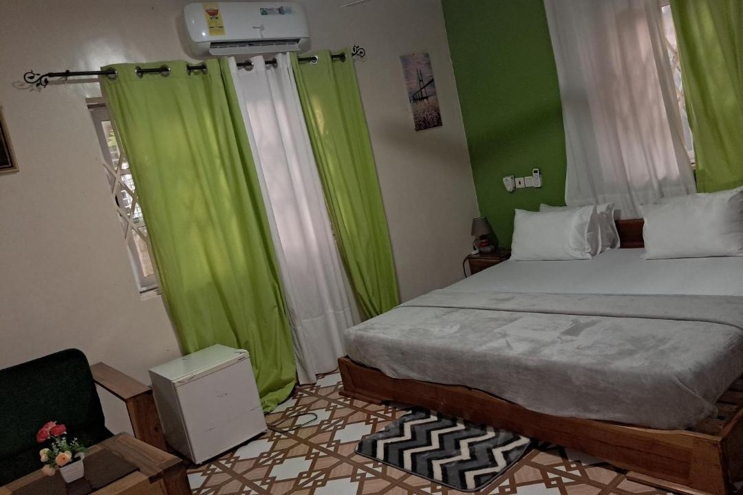 Accra Hotel | Immanuel Victory Hotel & Restaurant