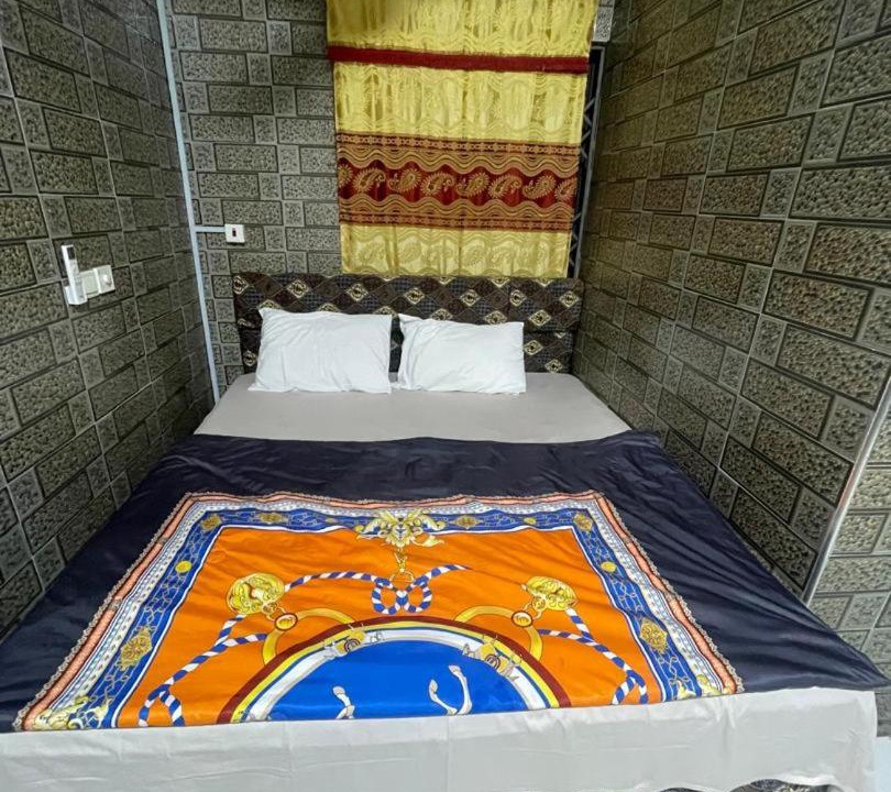 Accra Hotel | Plaza Room Guest House