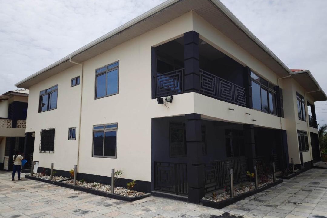 Elmina Cabin | Spacious Home , Villa not far from beach