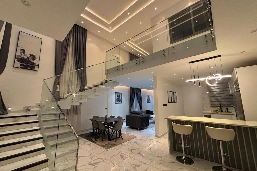 Kubease Apartment | Luxury Spacious Retreat with Modern Comfort
