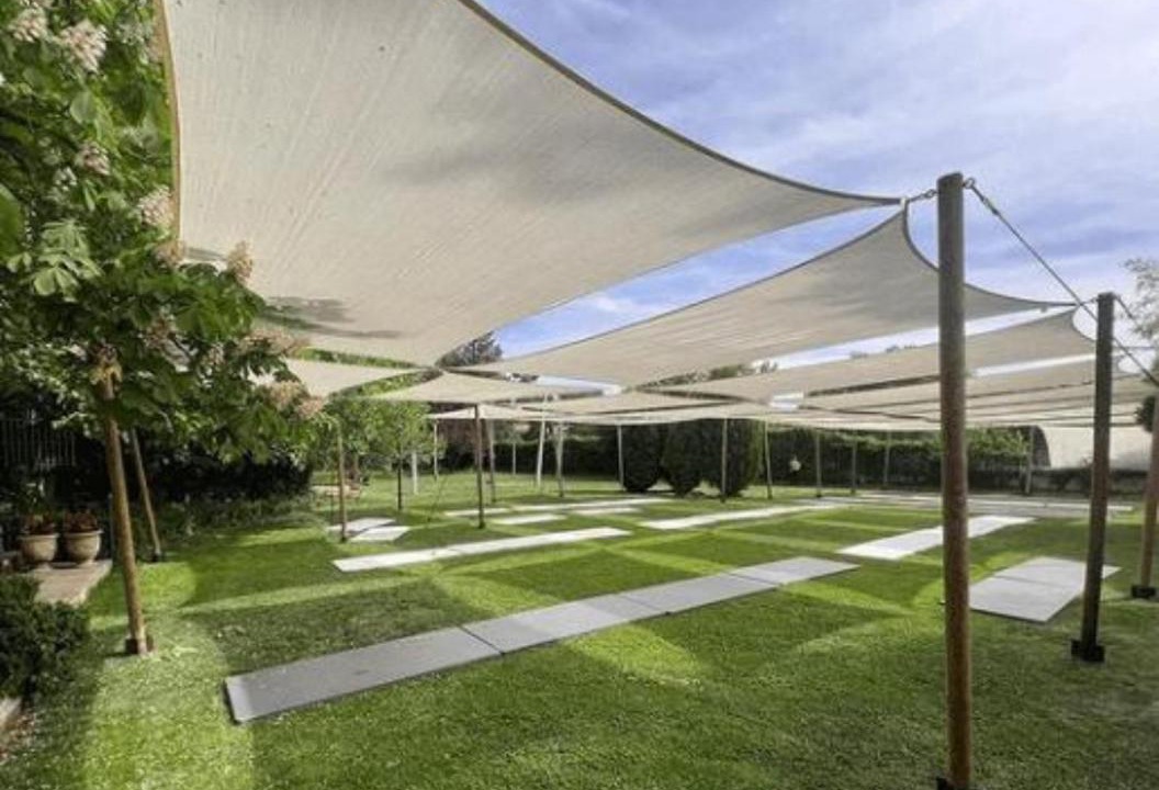 Aburi Hotel | Dpr h
