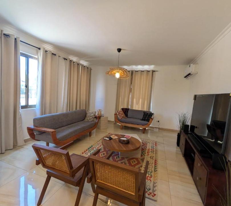 Weija House | Spacious 3BR, Minutes from West Hills Mall