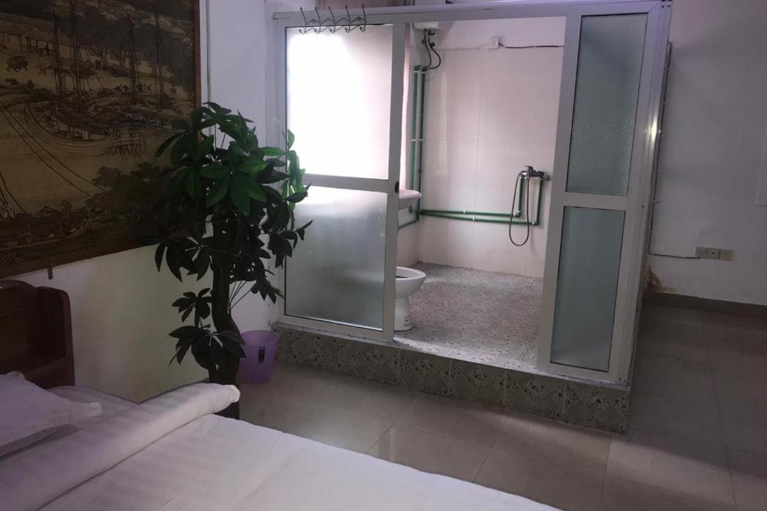 Teshie Hotel | Gold7 Hotel