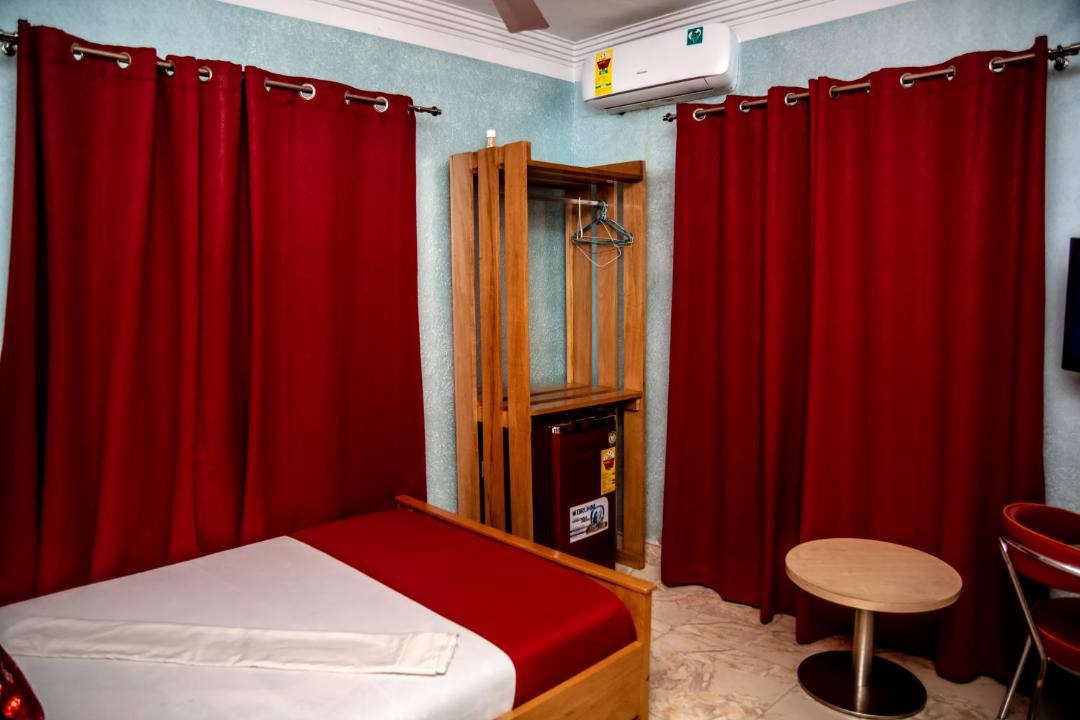 Kumasi Hotel | Homey Lodge