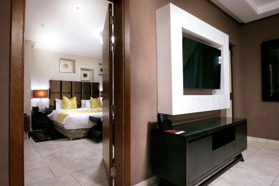 Kumasi Hotel | Oak Plaza Suites