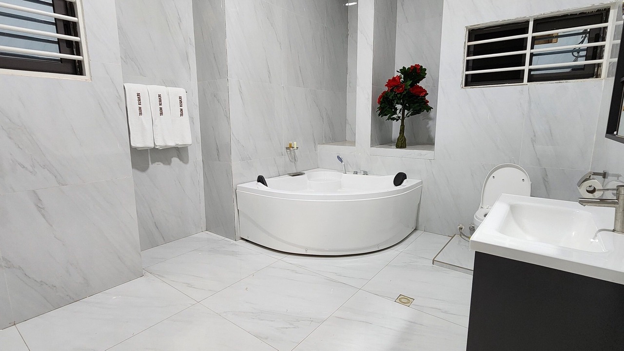 Photo of Bathroom in Adenta