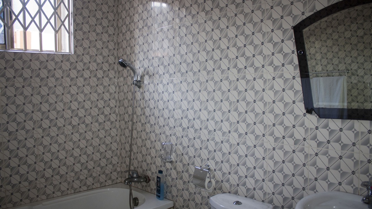 Photo of Bathroom in Adenta