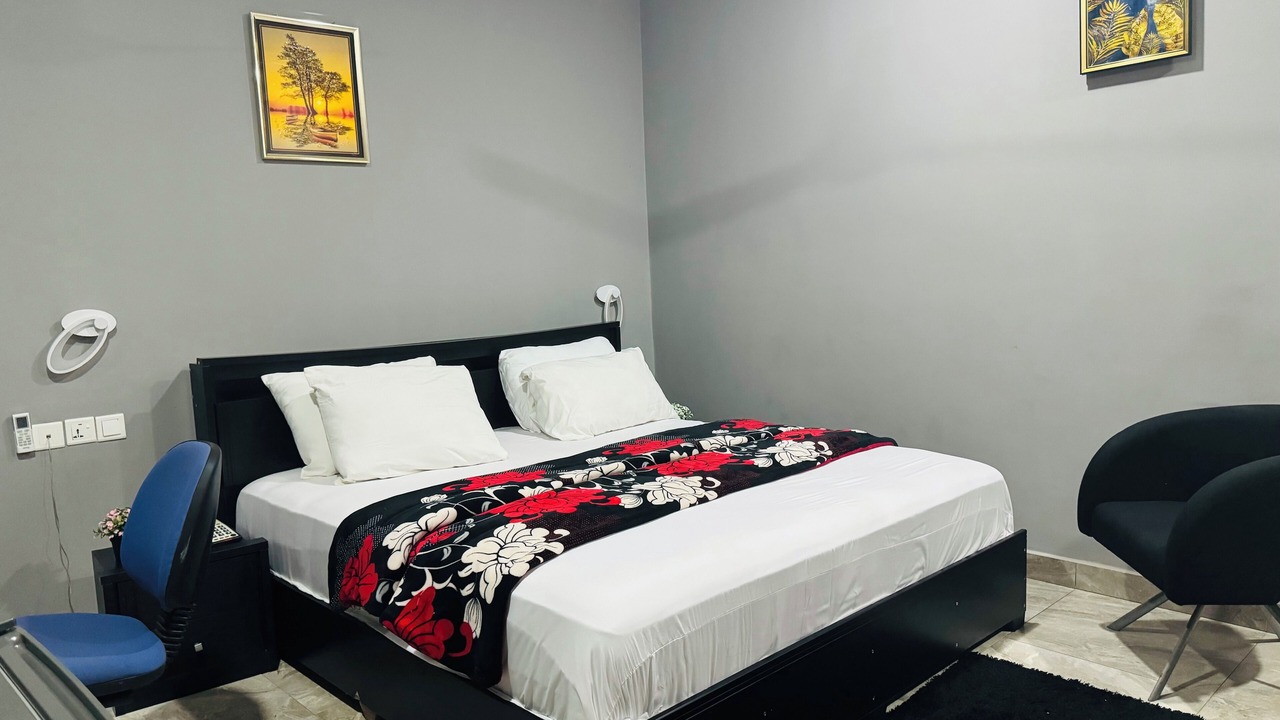 Photo of Bedroom in Tema
