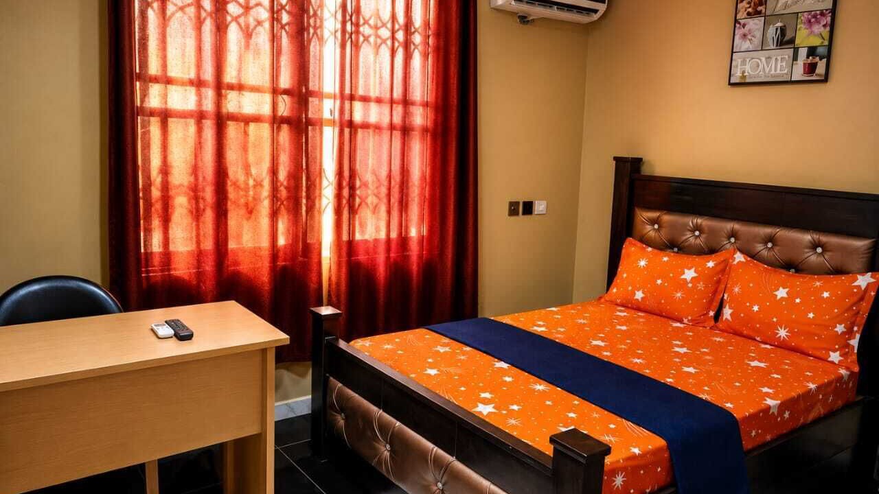 Photo of Bedroom in Mile 11
