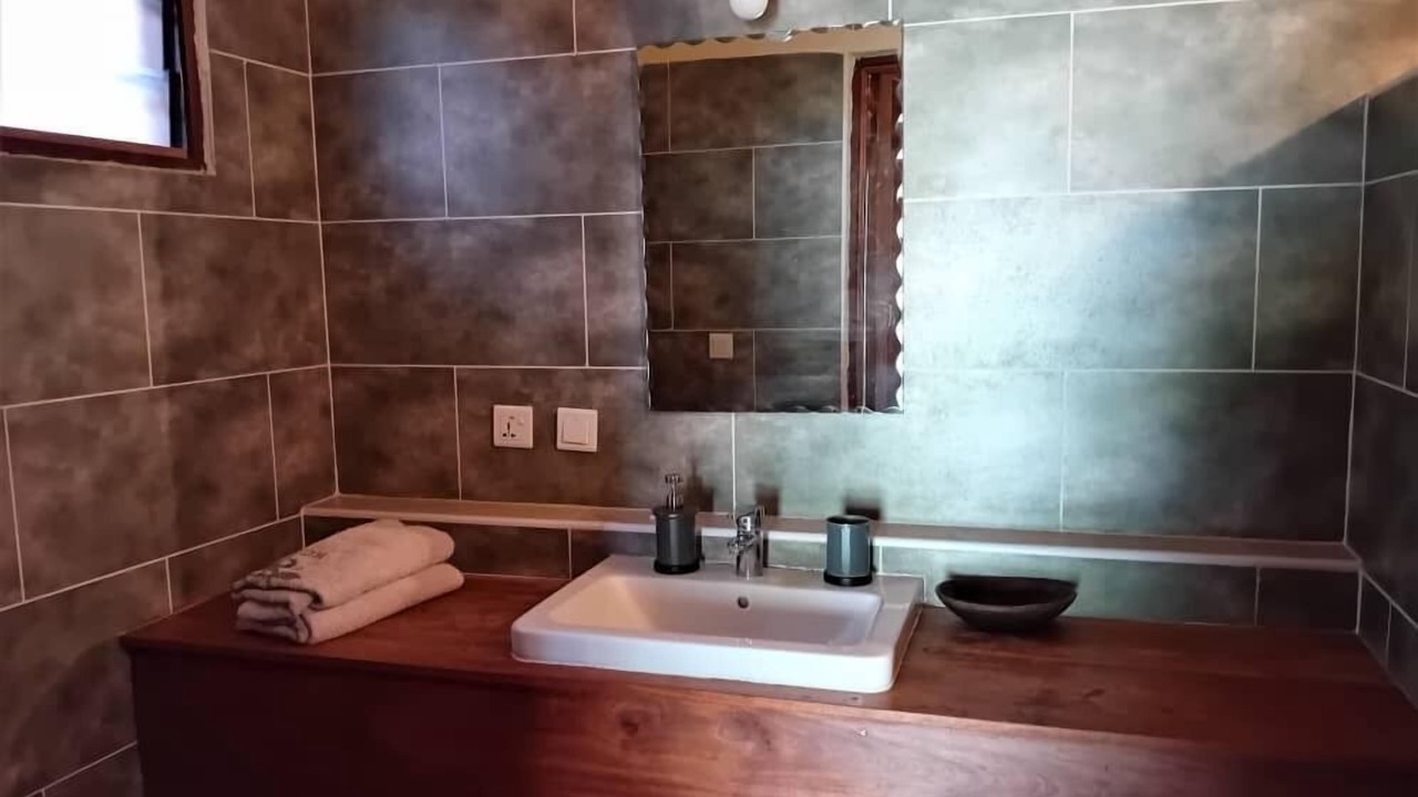 Photo of Bathroom in Ampenyi