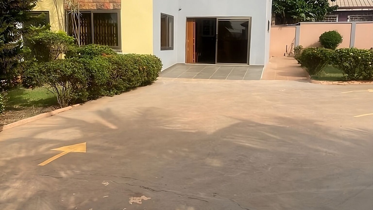 Photo of Patio Balcony in Adenta